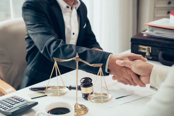 Thắc mắc: Mức lương ngành luật quốc tế là bao nhiêu?