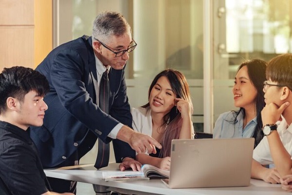 bang tot nghiiep quan tri kinh doanh